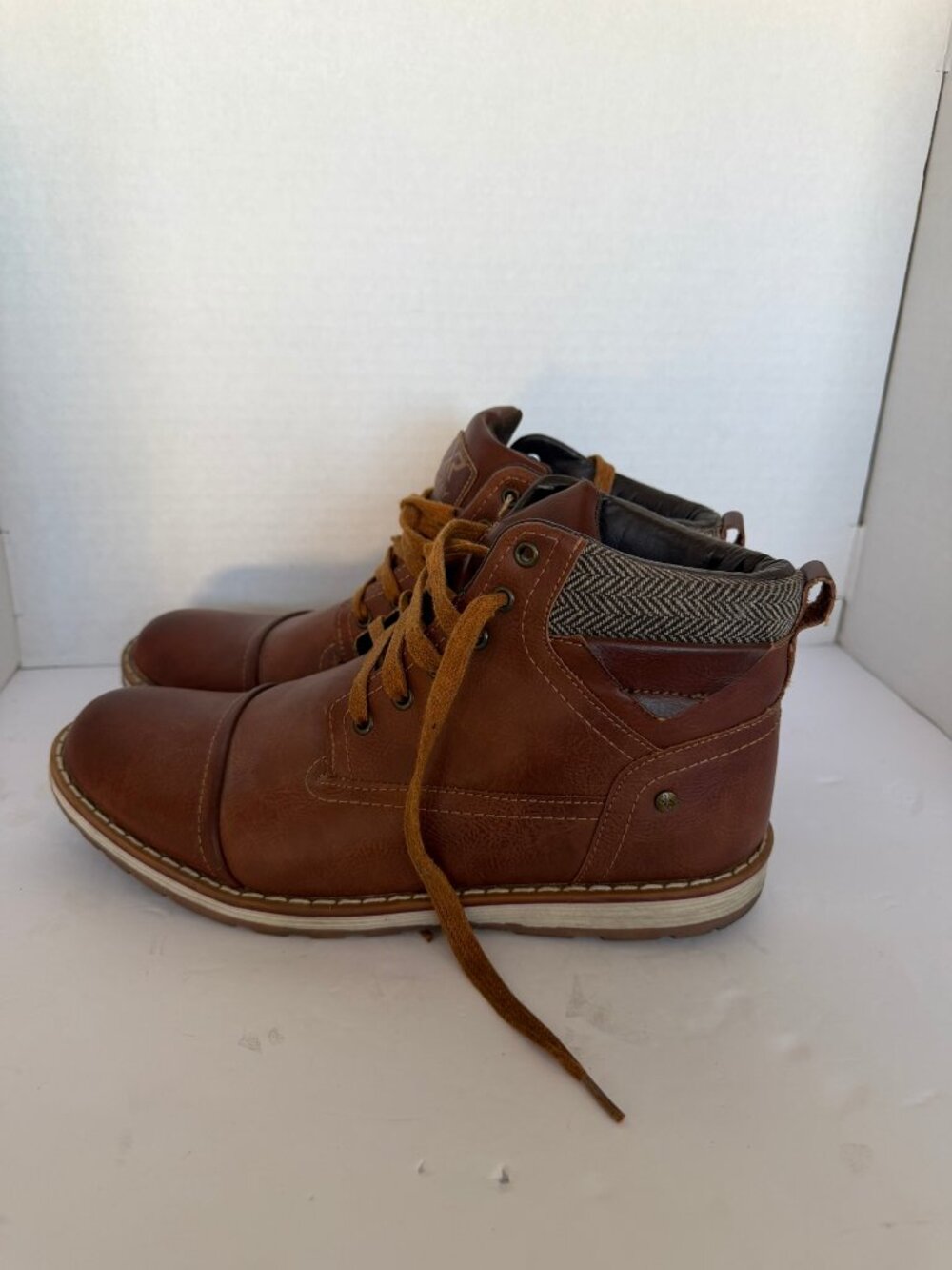 XRAY XRW325 Men's Lace-Up Boots Brown Faux Leather Herringbone Collar US 9.5